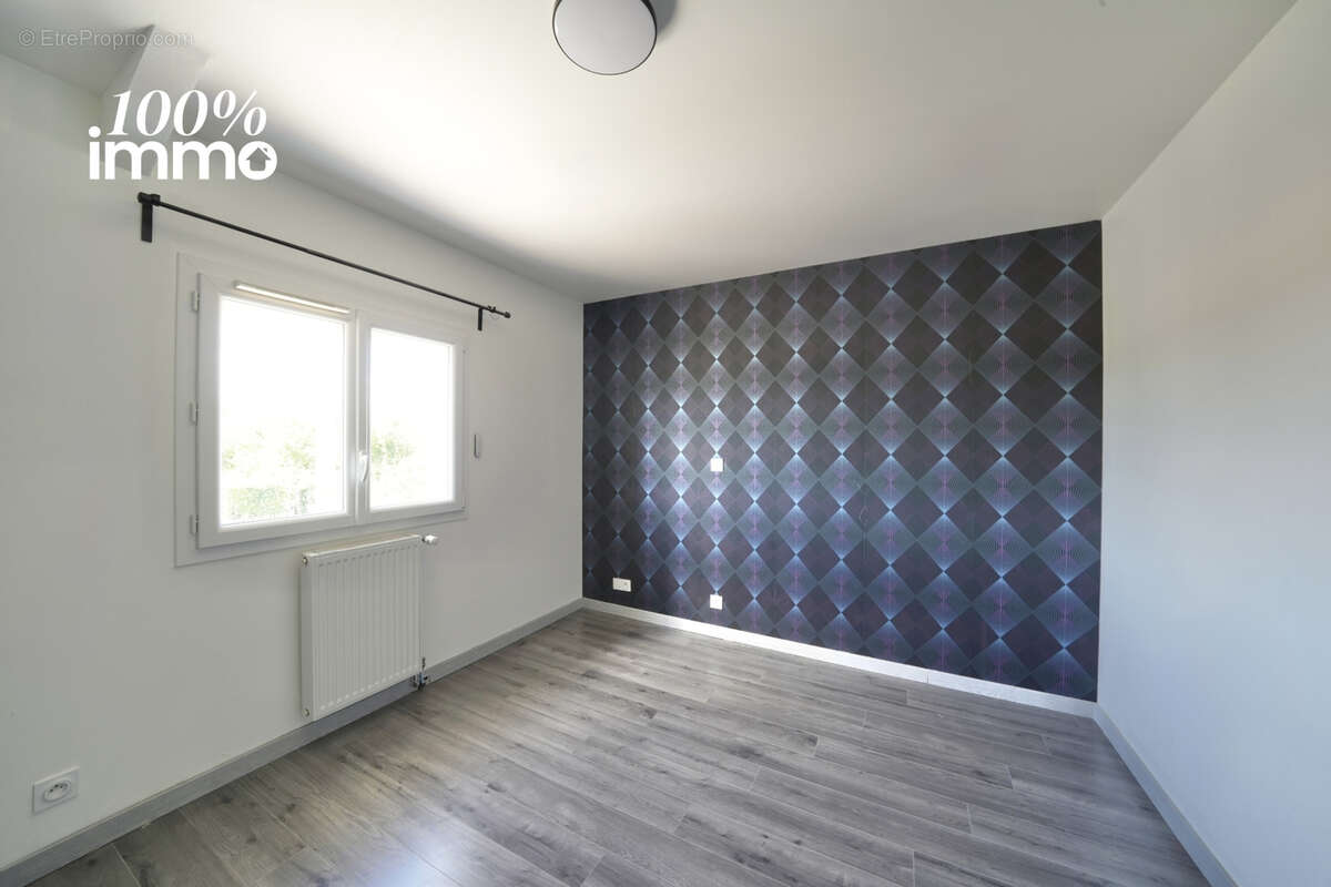 Maison à PESSAT-VILLENEUVE