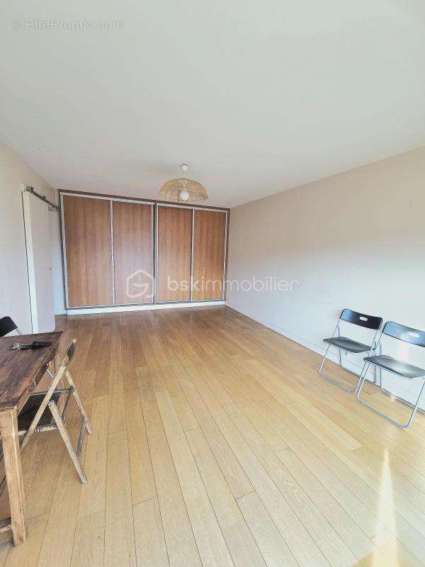 Appartement à SURESNES