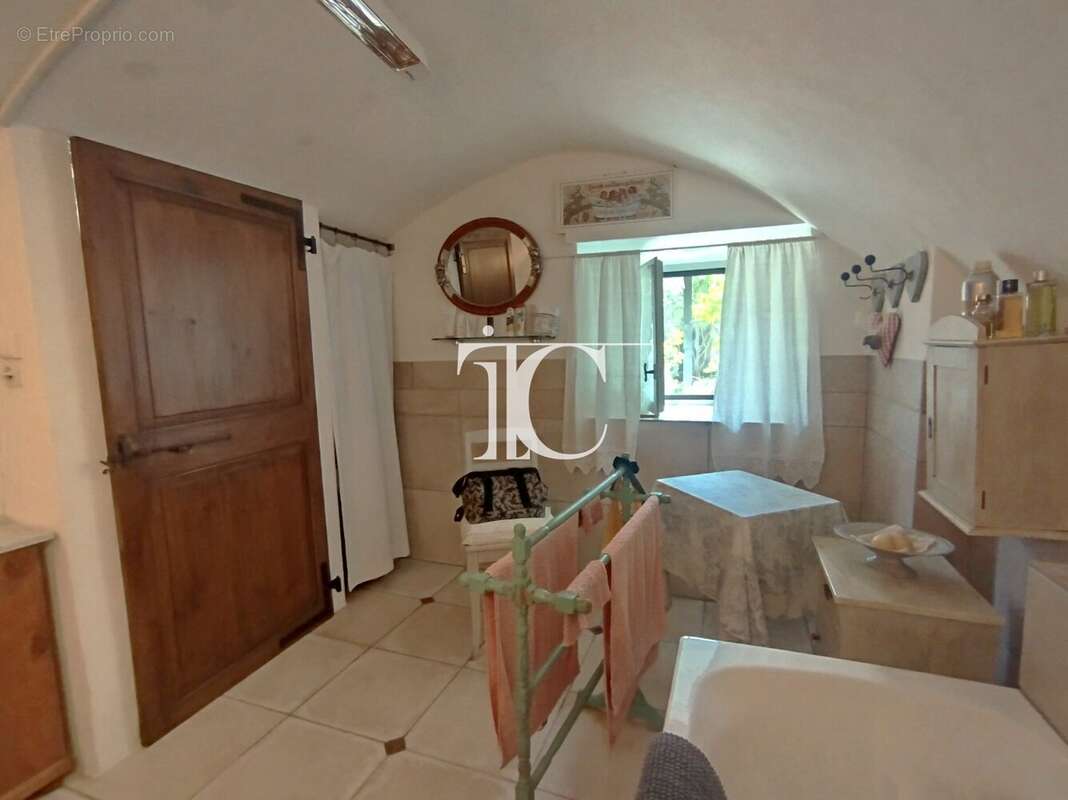 Exclusivité  authentique maison de hameau en pierre avec deux jardins attenants * car port * 10 minuters des commodites * - photo 9