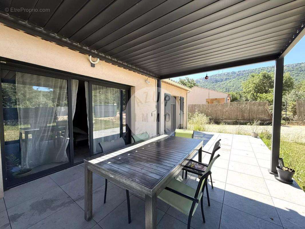 Maison plain-pied T4 récente plan d'Aups terrain plat 887 mètres carrés - photo 15