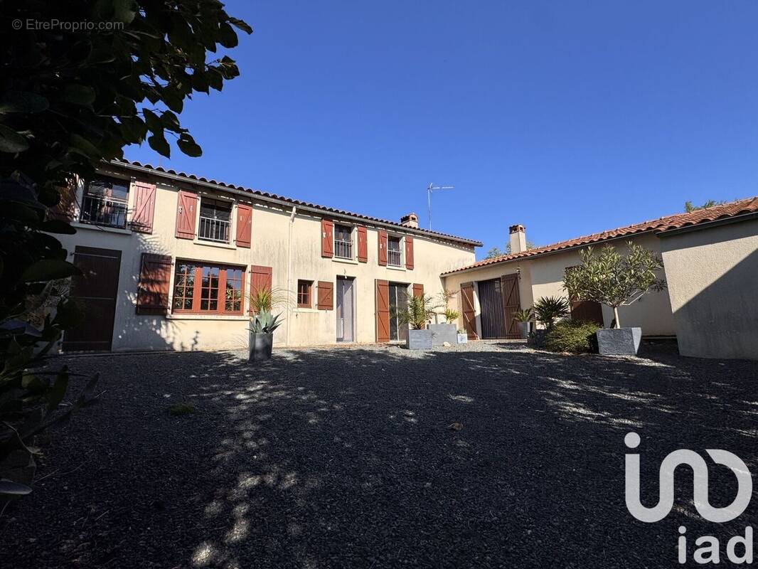 Photo 1 - Maison à SAINT-HILAIRE-DE-VOUST