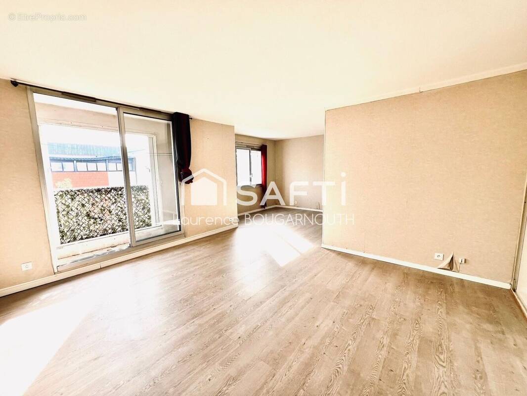 Photo 1 - Appartement à BAGNOLS-SUR-CEZE