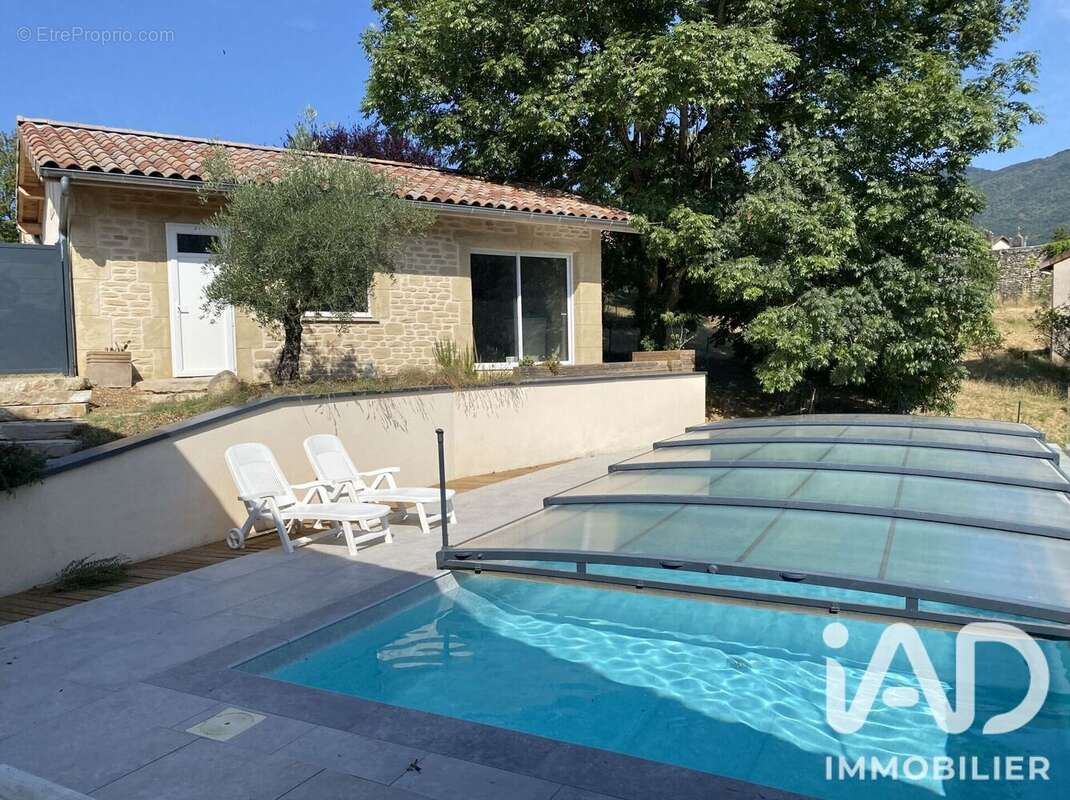 Maison 171 m² à Jaillans  - photo 2