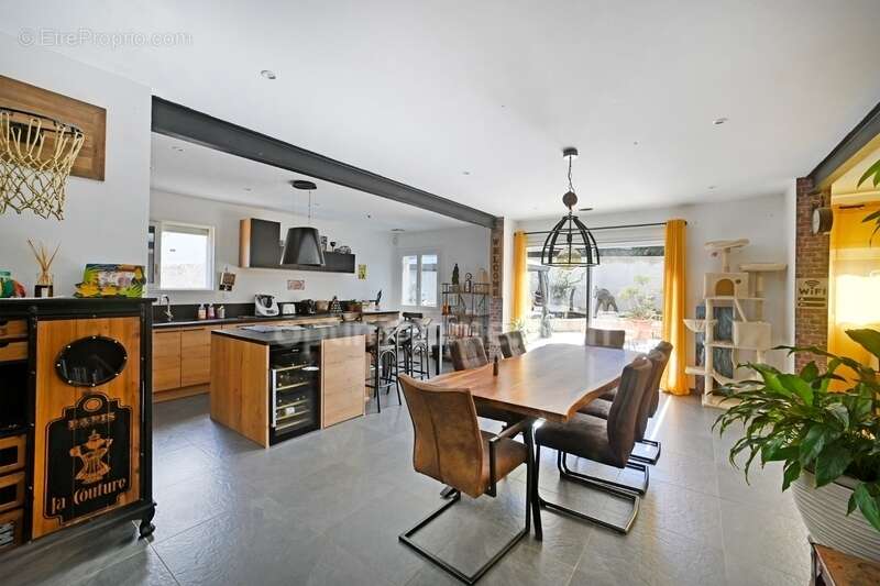 Maison à BAGNOLS-SUR-CEZE