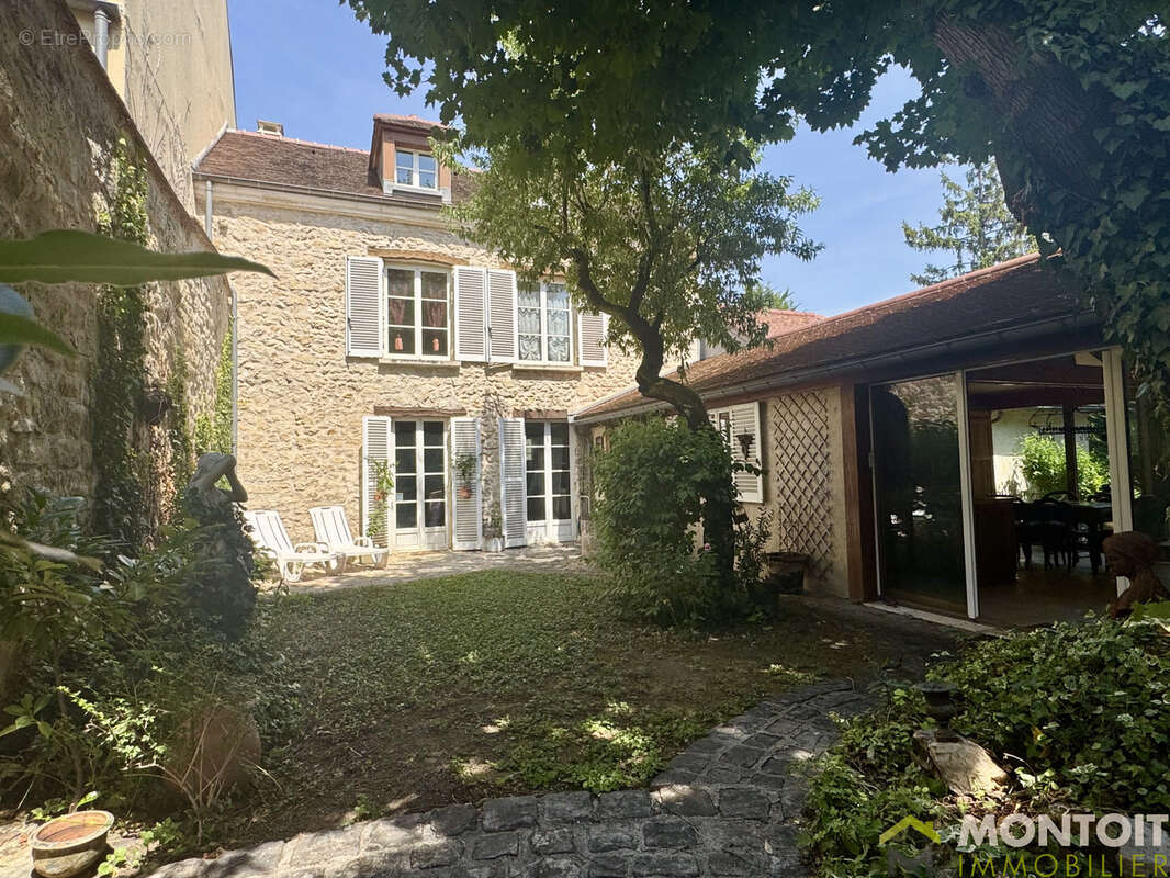 Maison à THIAIS