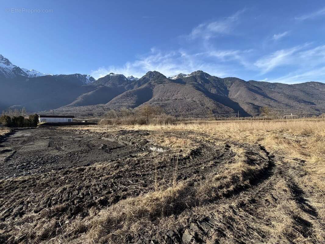 Terrain à LES CHAVANNES-EN-MAURIENNE