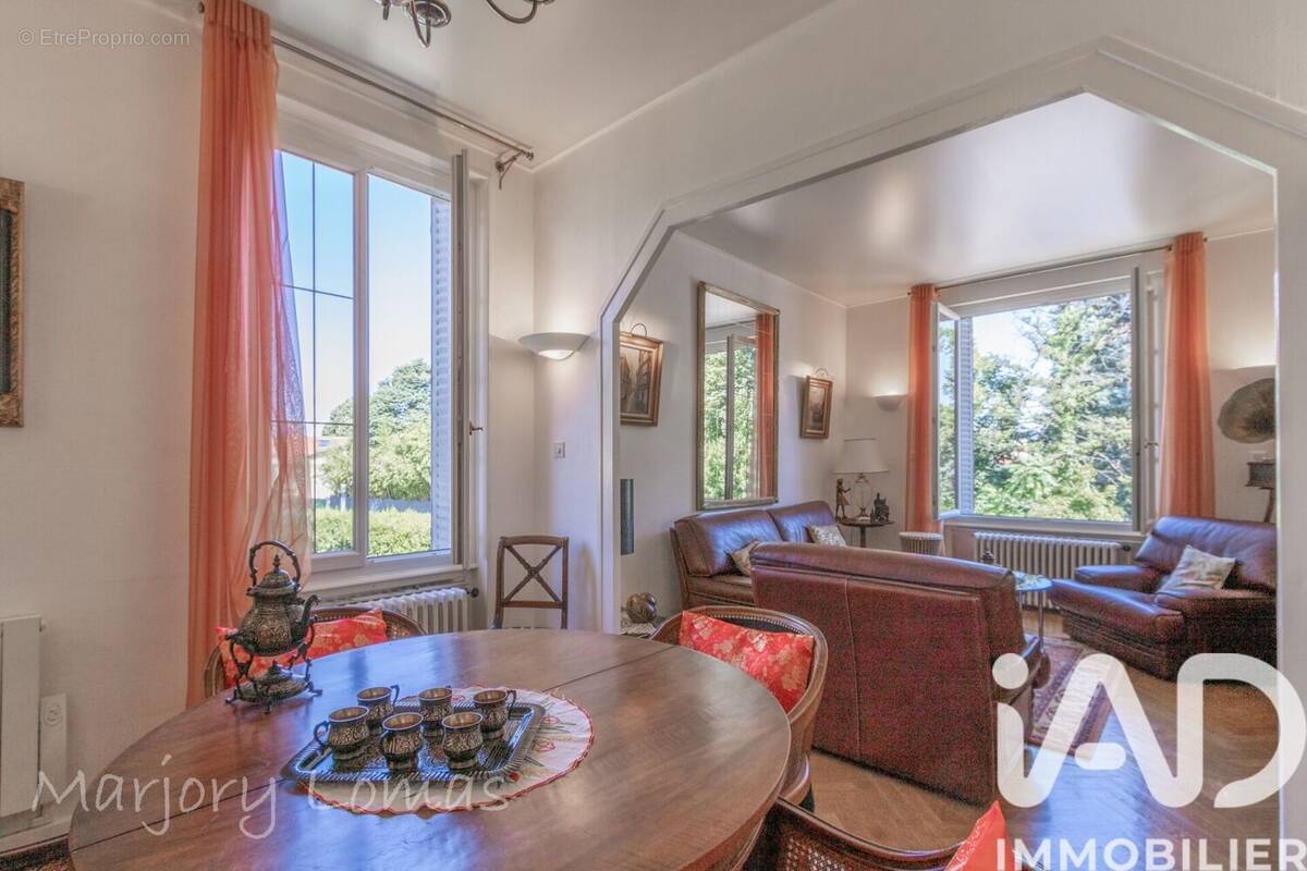 Photo 1 - Maison à BRON