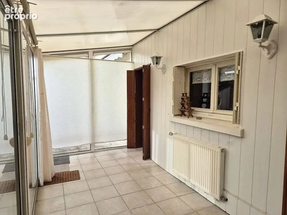 Maison 5 pièces, avec garage et jardin, proche commerces et écoles. - photo 4