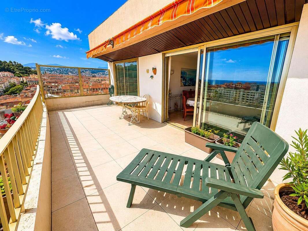   - Appartement à NICE