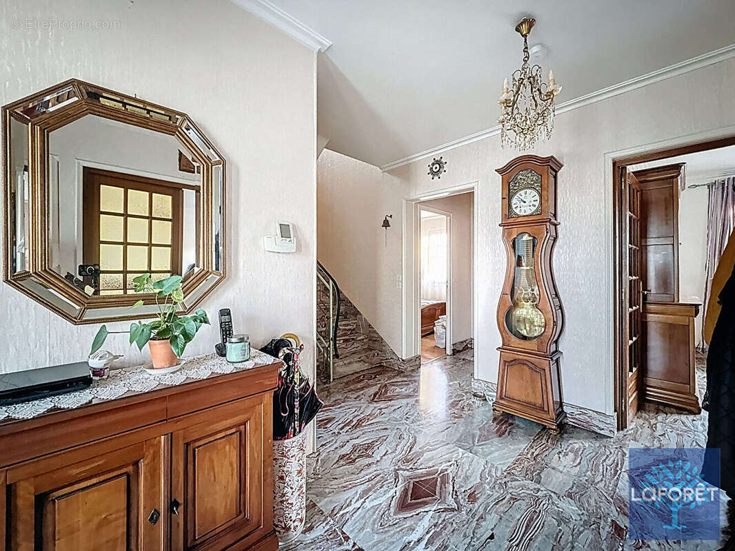 Maison à VIGNEUX-SUR-SEINE