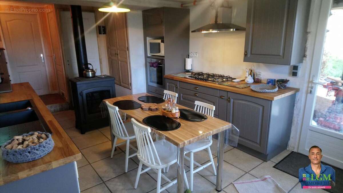 Maison à LA VERNAREDE