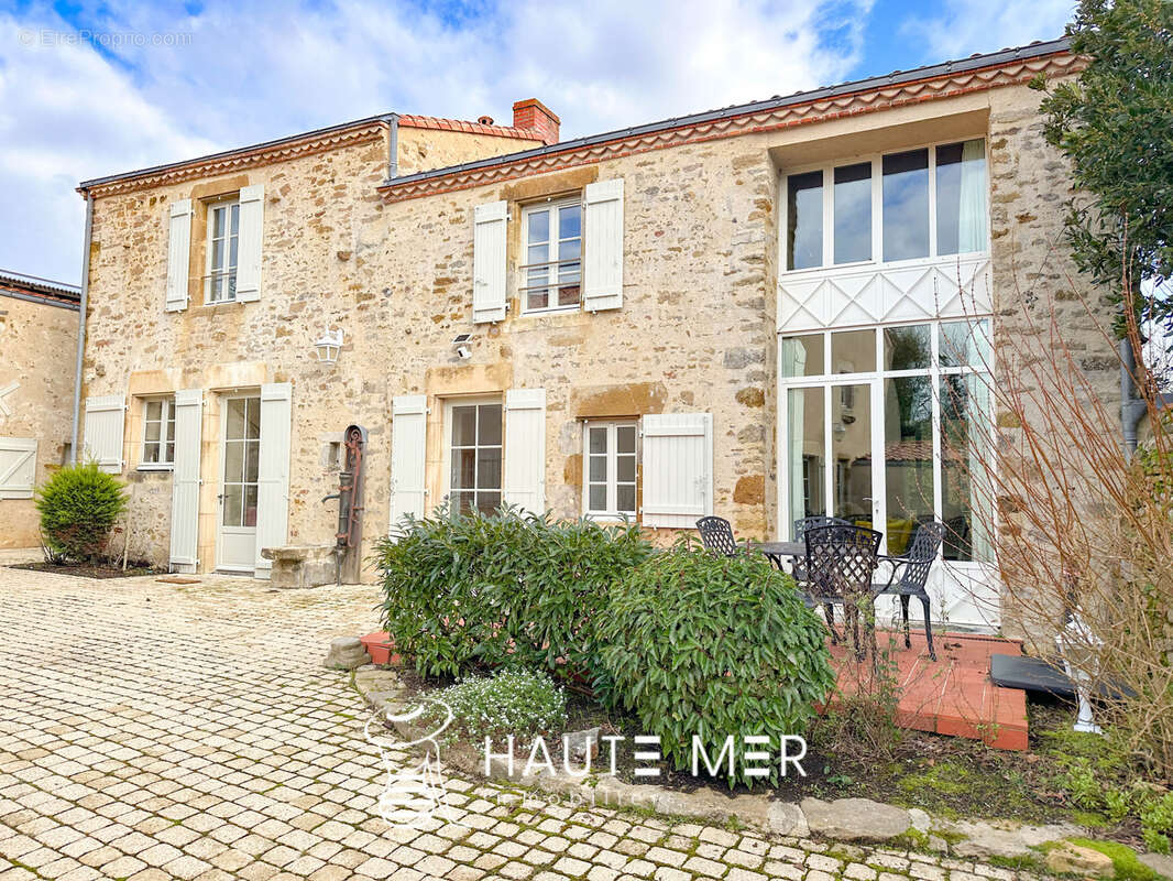 Maison à TALMONT-SAINT-HILAIRE