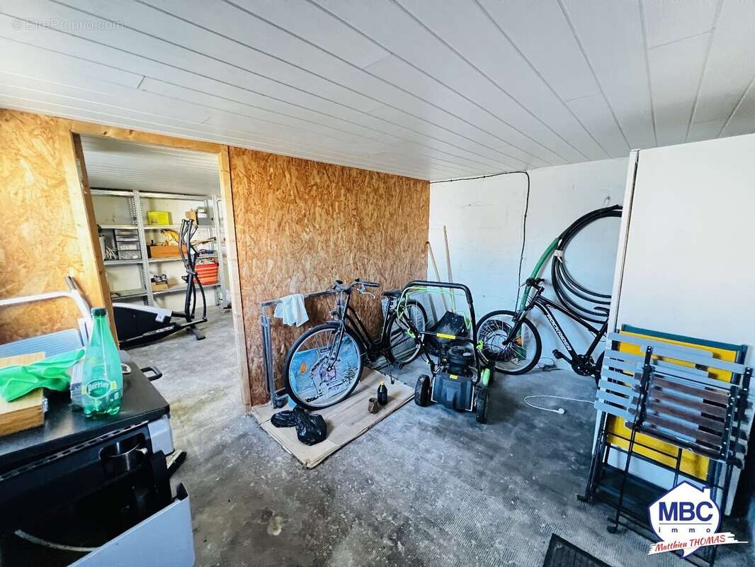 Maison à MONTREVAULT