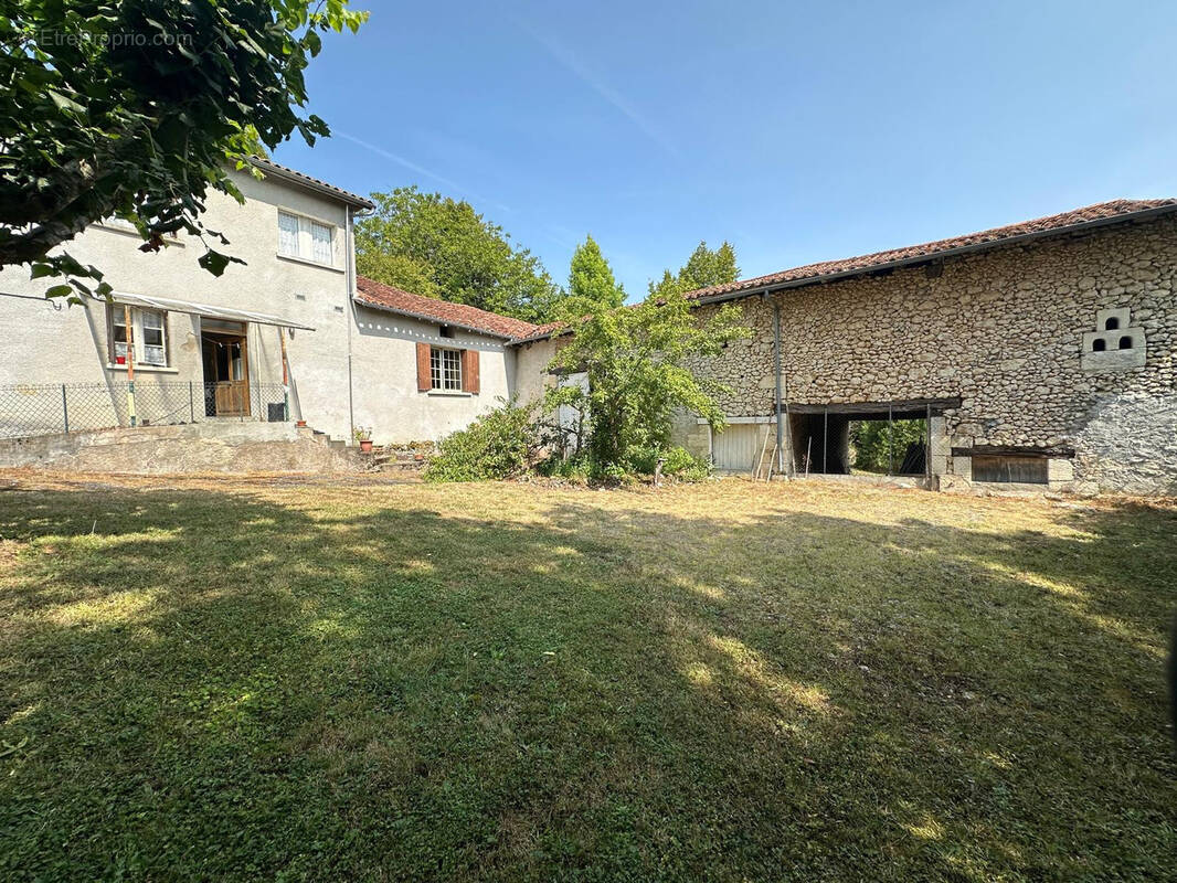 Maison à SAINT-AQUILIN