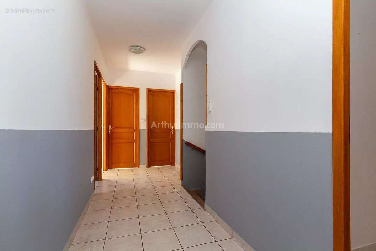 Maison à SAINT-SORLIN-DE-MORESTEL