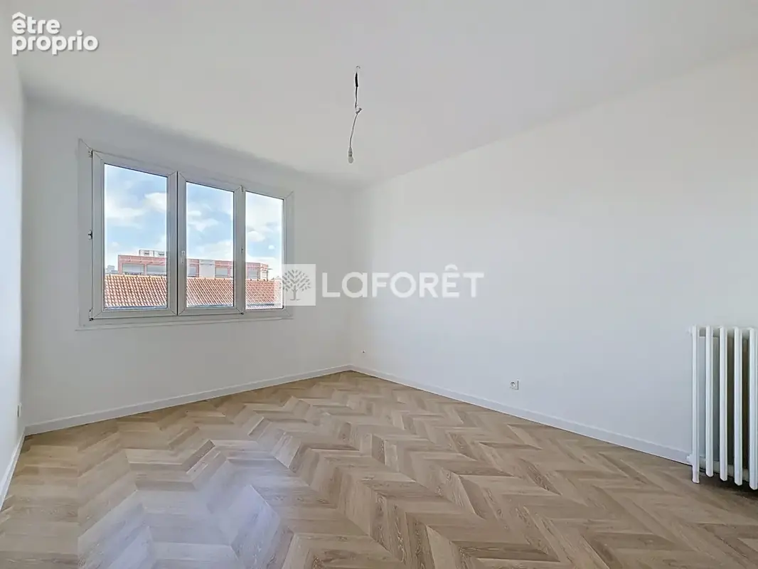 SURESNES - 4 pièces 87 m² - Entièrement rénové - 3 chambres - Balcon - Ascenseur - photo 10
