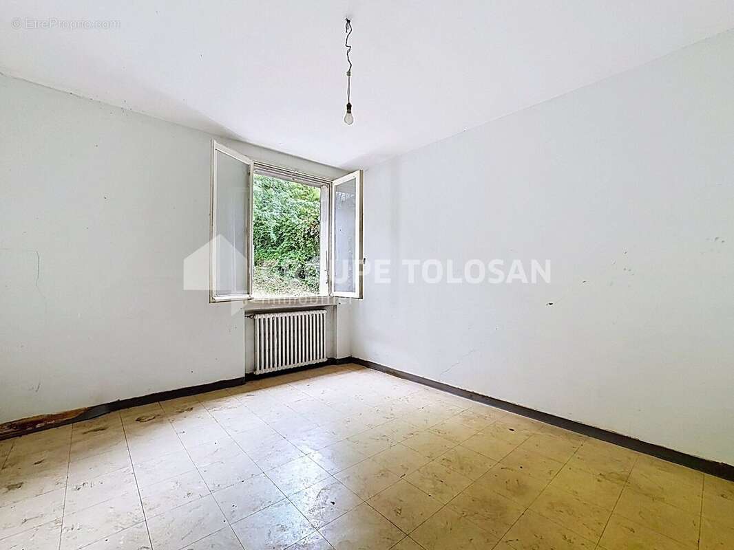 Maison 236 m² à Graulhet  - photo 13