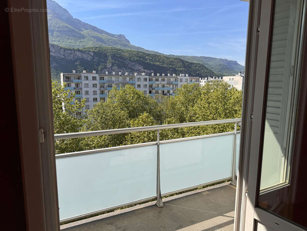 Appartement à LE PONT-DE-CLAIX