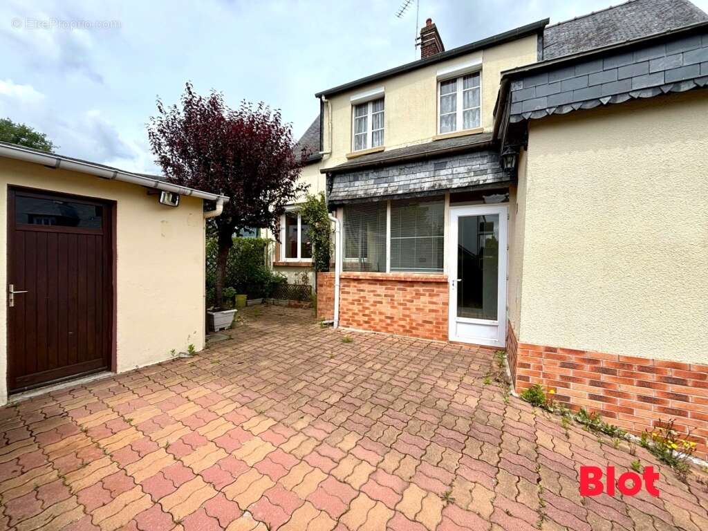 Maison à CHARTRES-DE-BRETAGNE