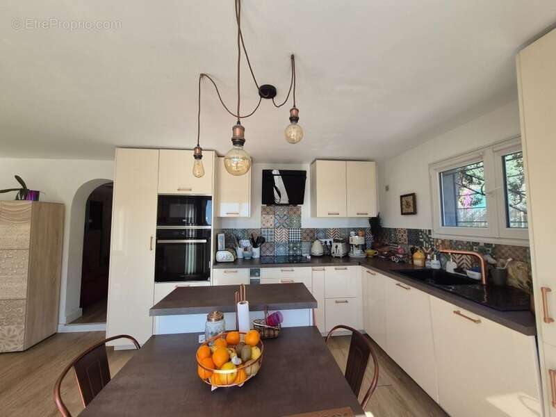 Maison à SOLLIES-TOUCAS