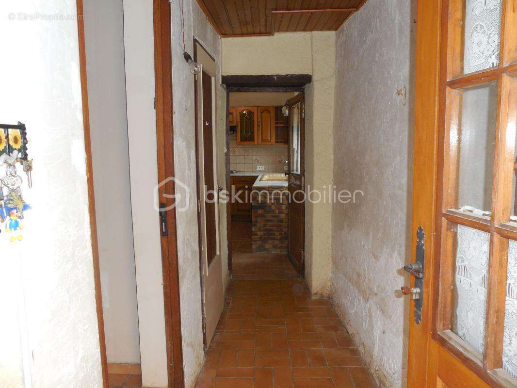 Petit prix pour cette maison a renover - photo 4