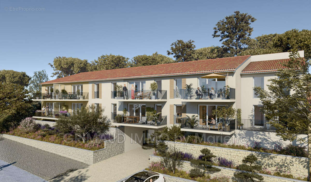 Appartement à LA GARDE-FREINET