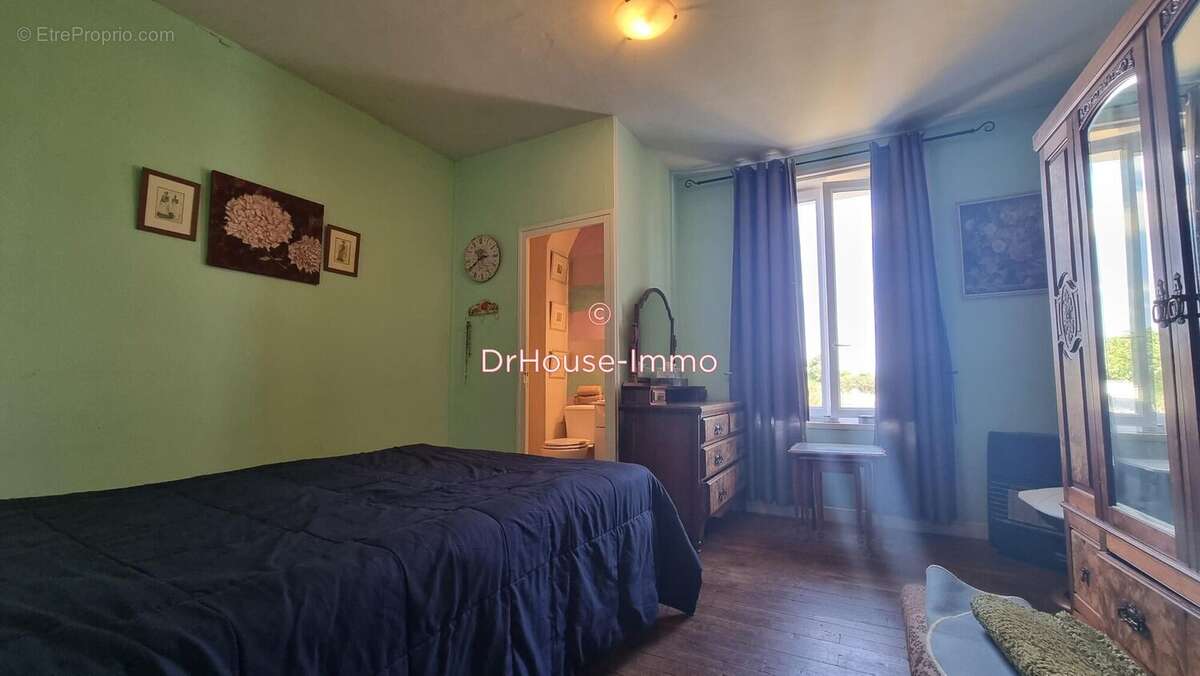 Maison 170 m² à Pommiers  - photo 7