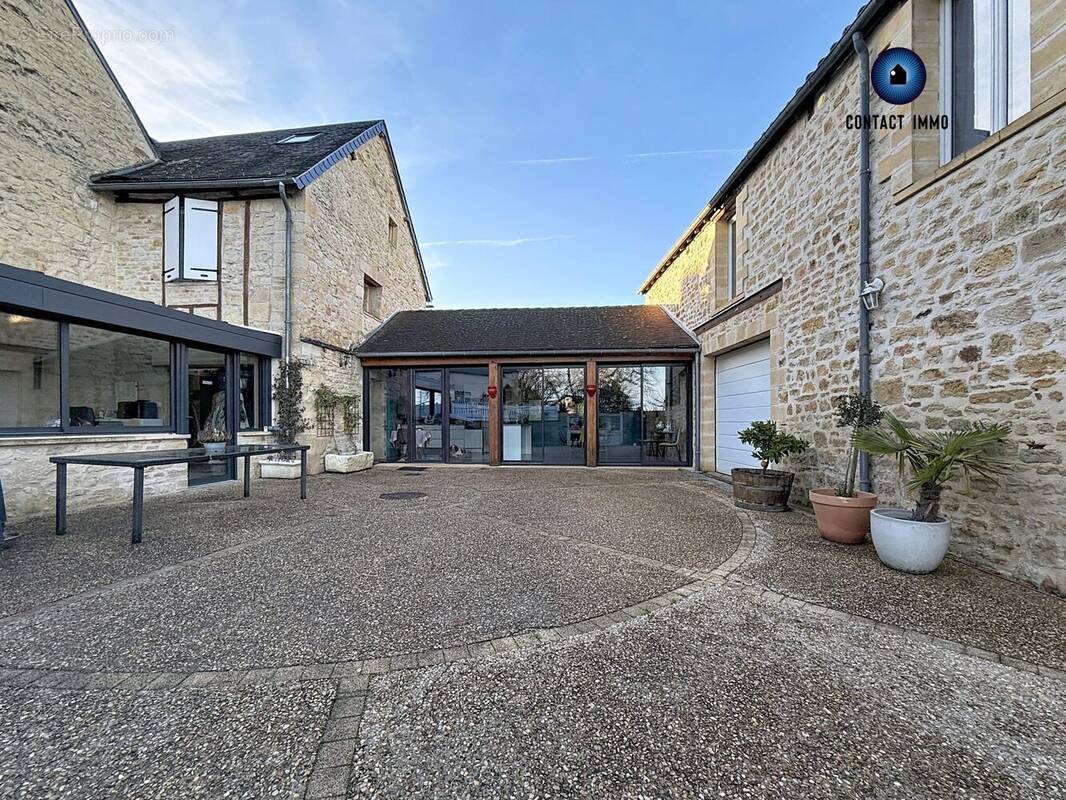 Maison à BEAUREGARD-DE-TERRASSON