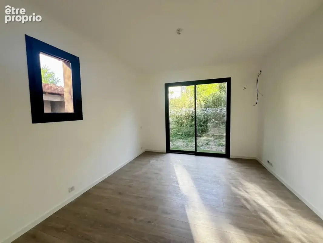 Superbe maison NEUVE de 170m2 -  5 chambres -  Ravissant jardin avec PISCINE - FRAIS NOTAIRES REDUITS. - photo 9