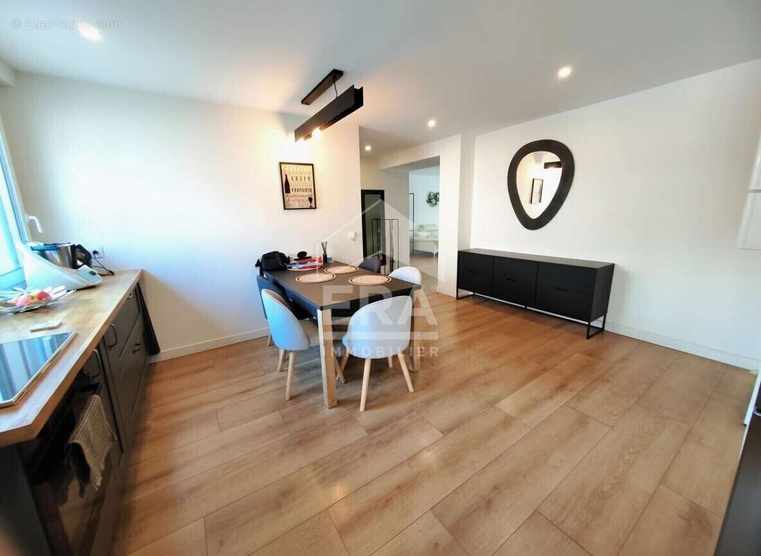 Appartement à MARSEILLE-5E