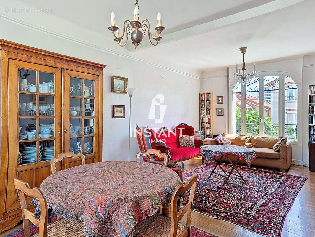 Séjour de 26m² - Maison à MAISONS-ALFORT