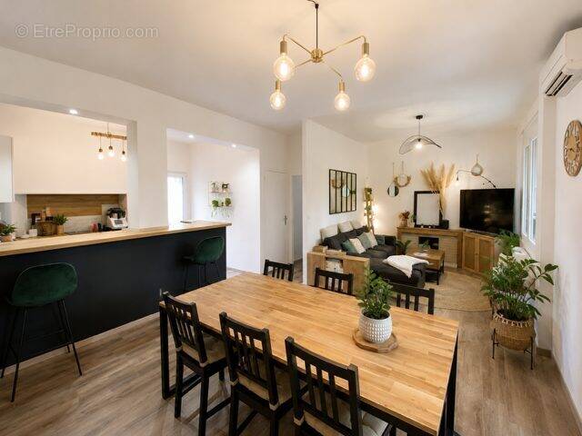 SEJOUR / SALON - Appartement à PERPIGNAN
