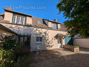 Maison à LA QUEUE-LES-YVELINES