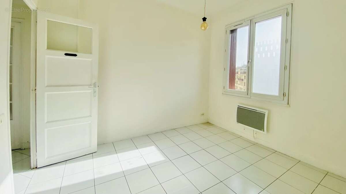 Appartement à MARSEILLE-4E