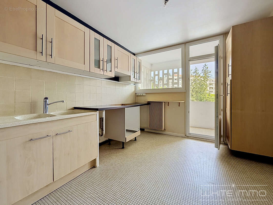 Appartement à SAINTE-FOY-LES-LYON