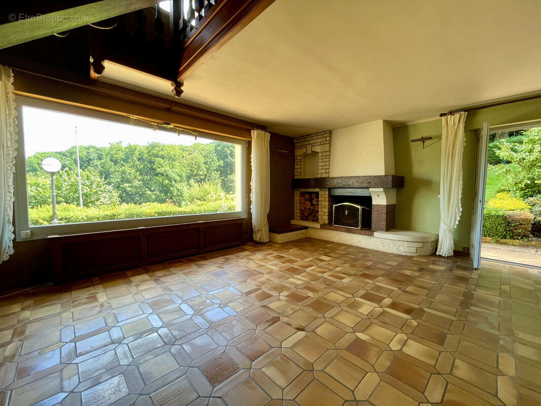 Maison 5 chambres sur sous-sol total - photo 2