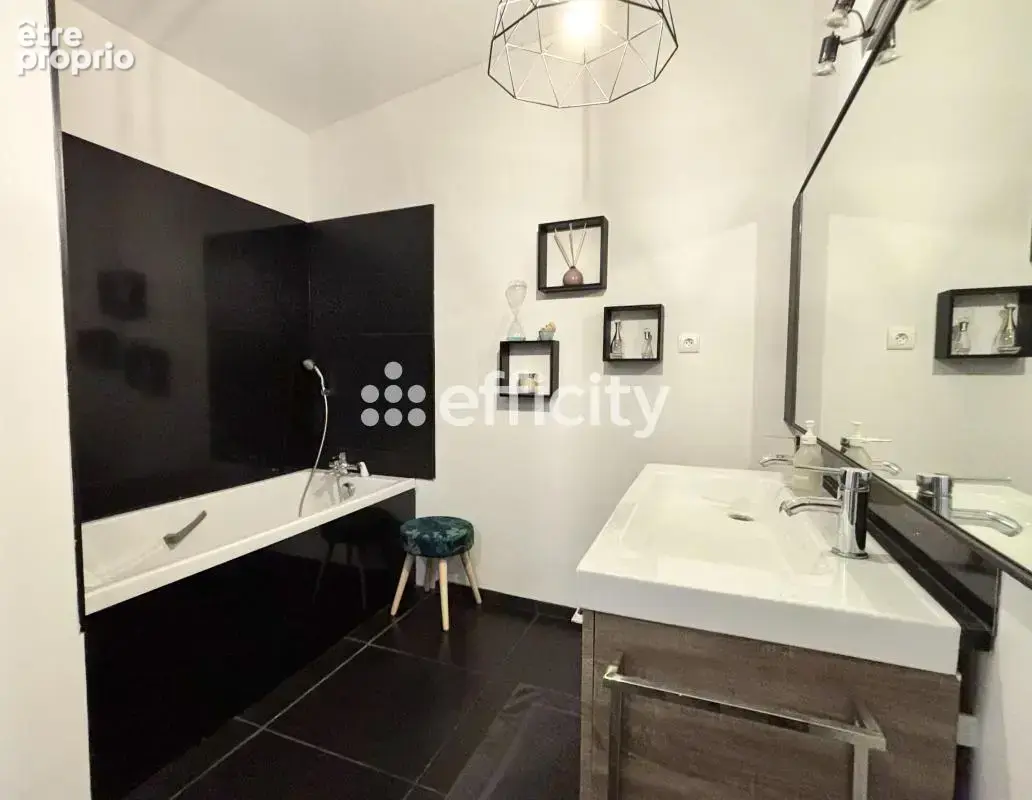 Maison 114 m² à La Rochelle  - photo 8
