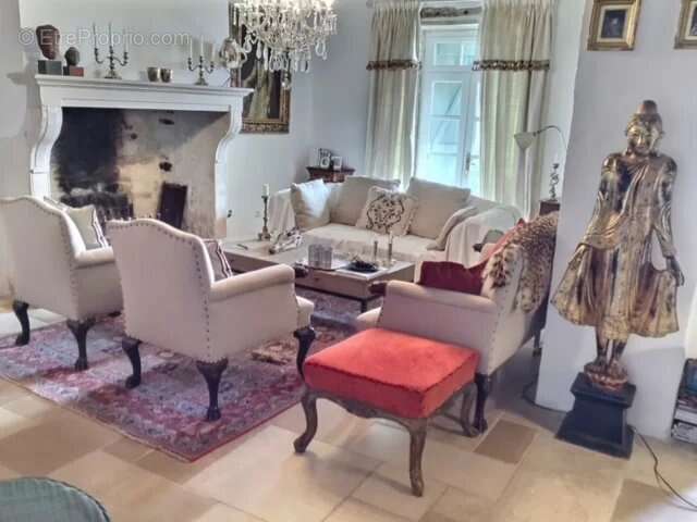 Maison à CASTELNAU-MONTRATIER