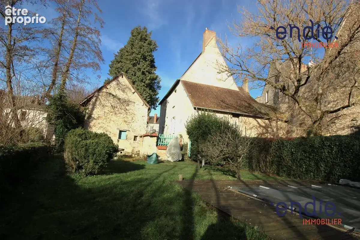 Maison 12 pièces 390 m² à vendre à Mehun-Sur-Yevre (18500) - photo 3