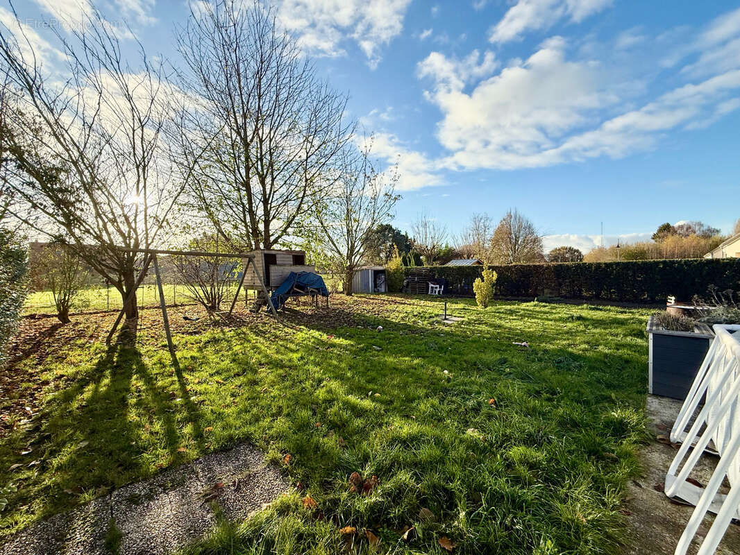 Maison à ROSIERES-EN-SANTERRE