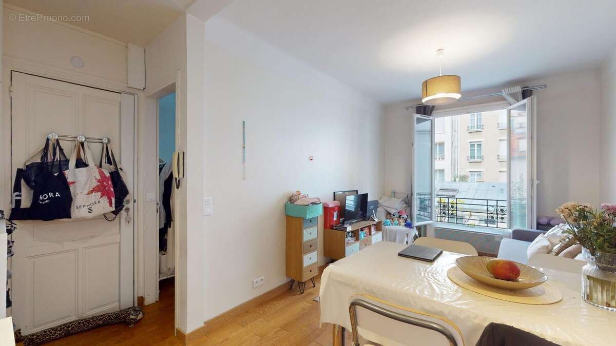 Appartement à PARIS-15E