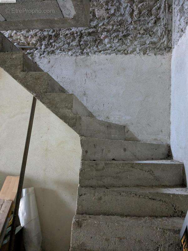 Ensemble immobilier/ 2 maisons,1 appartement en ville - photo 17
