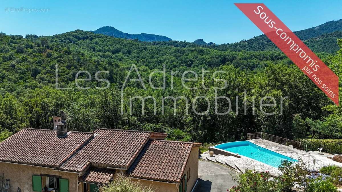 Maison à LES ADRETS-DE-L&#039;ESTEREL