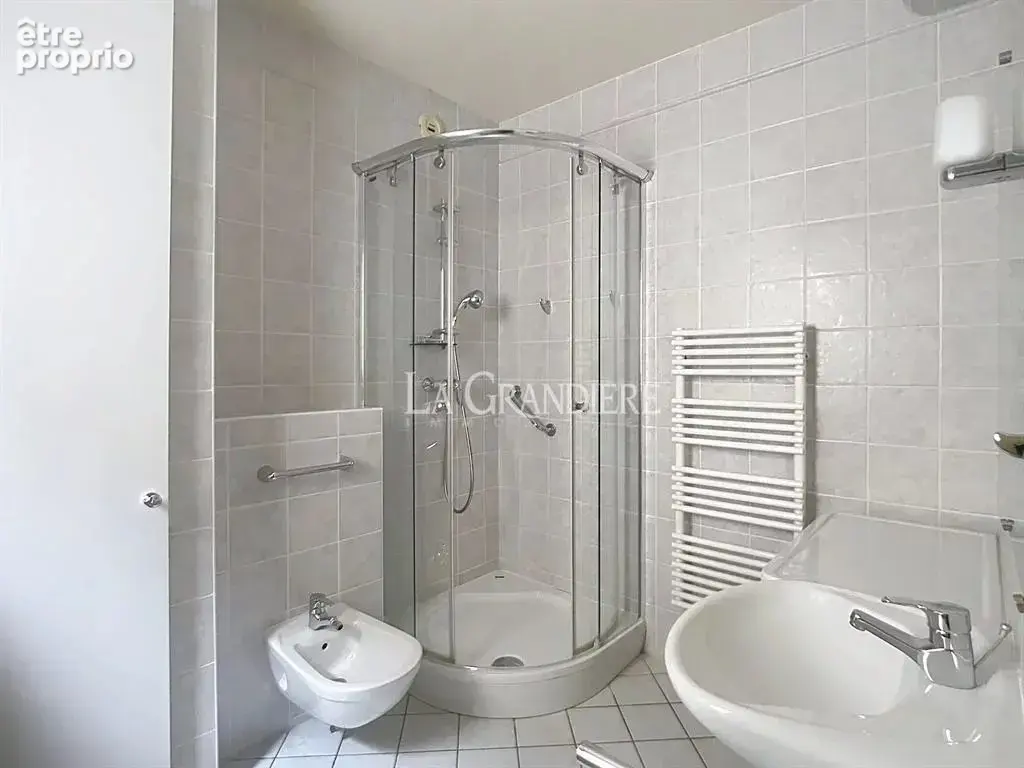 Neuilly-sur-Seine - Saussaye - 3ème étage - 4 pièces - 2 chambre - photo 13