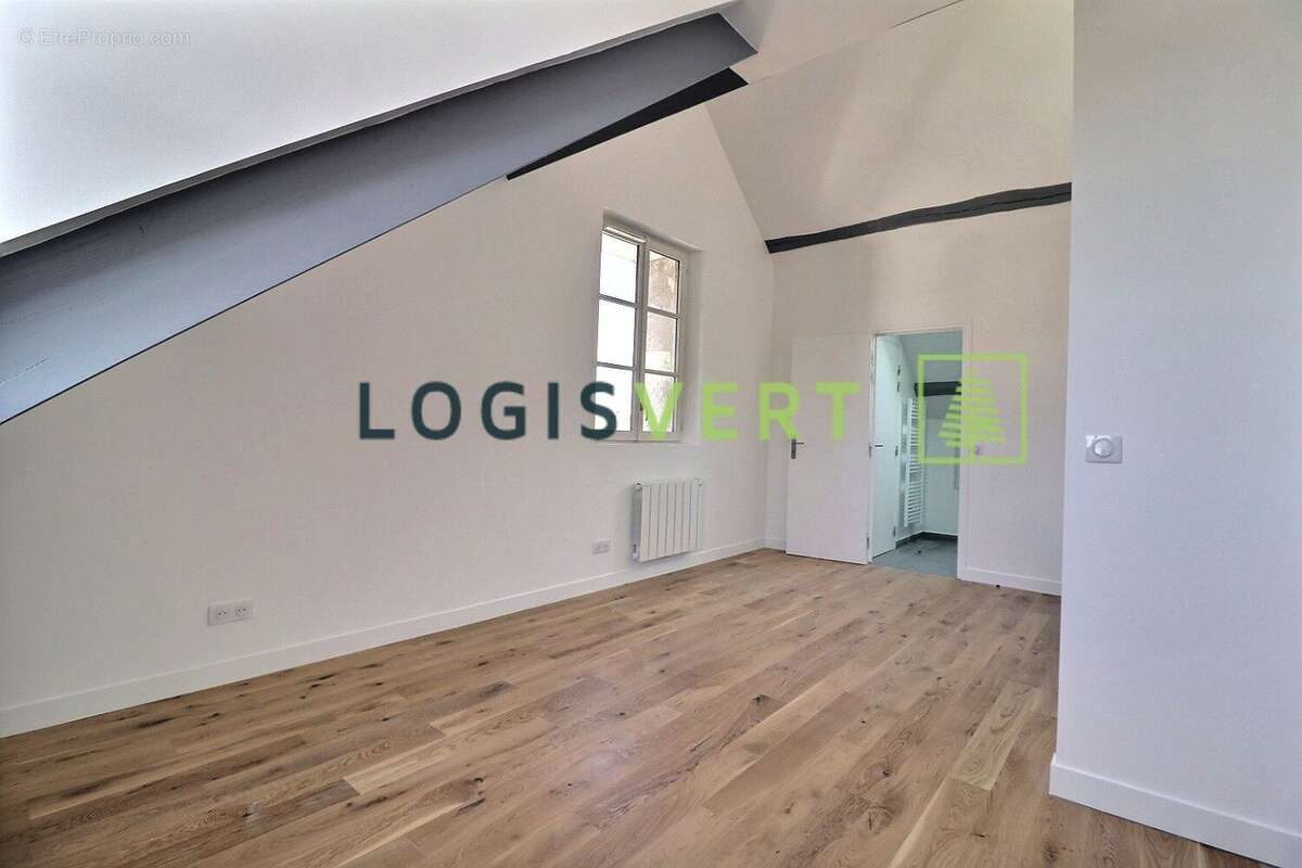 Maison à VILLIERS-LE-BACLE