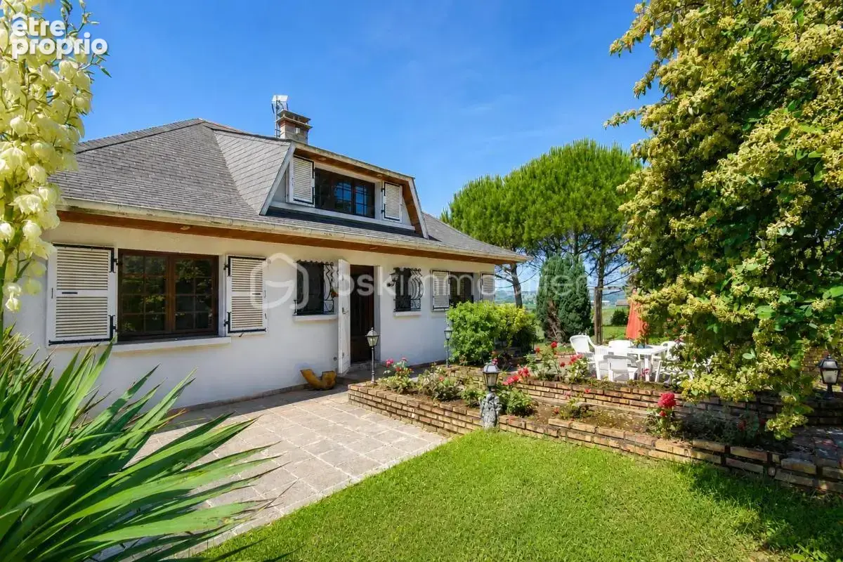 Maison lumineuse de 180m2 - Vue Montagnes - Calme et Jardin - photo 4