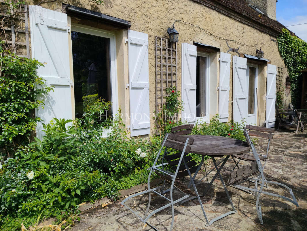 Maison à MOUTIERS-AU-PERCHE