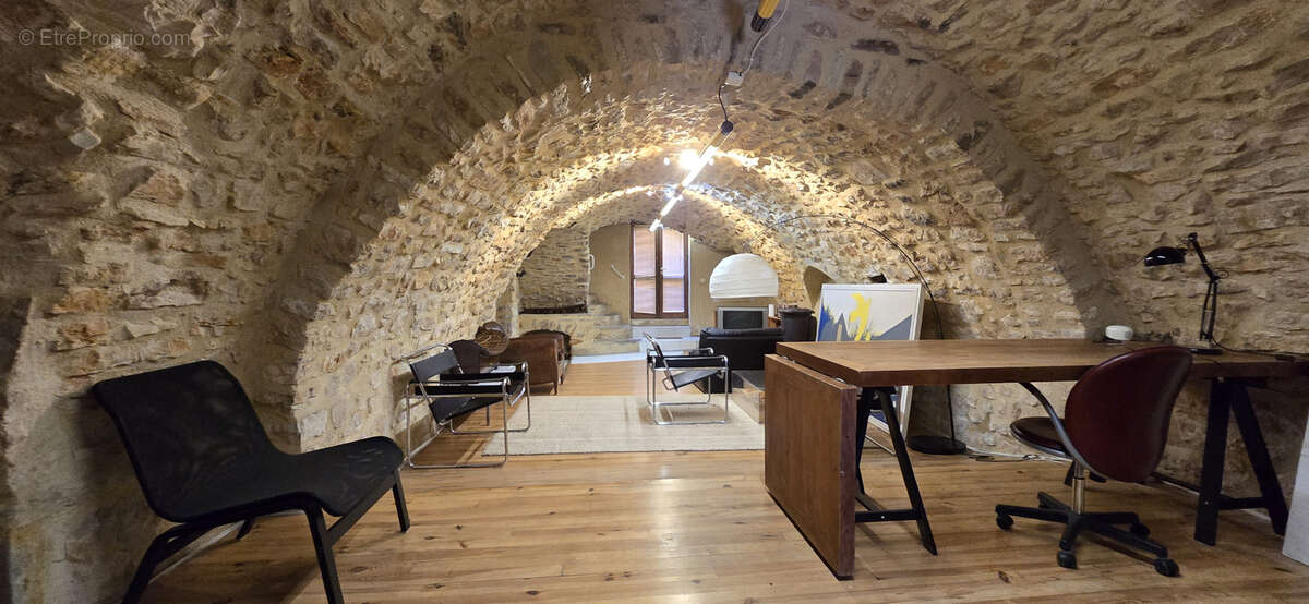 Maison à MONTPEYROUX