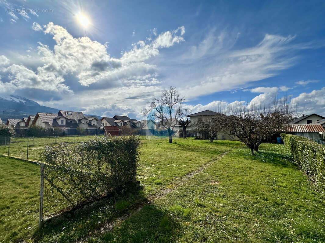 Terrain à SAINT-PIERRE-EN-FAUCIGNY