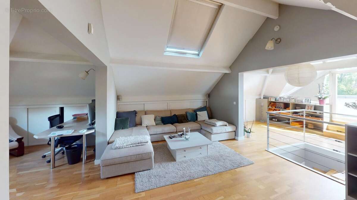 Maison à SAINT-NOM-LA-BRETECHE